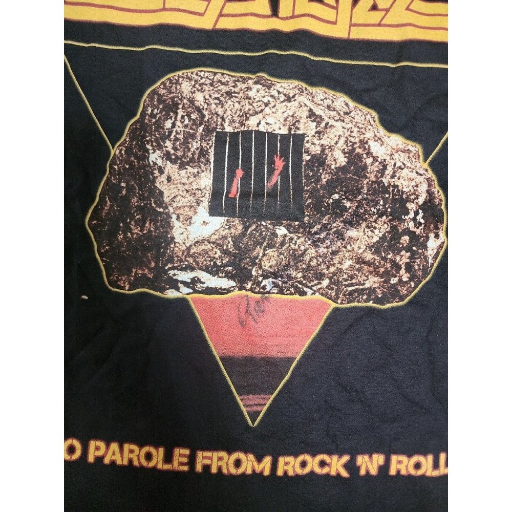 Alcatrazz No Parole From Rock n Roll T Shirt Signed Autographed Size Small - Picture 2 of 3